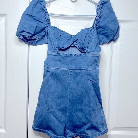 FASHIONNOVA denim romper - Picture 3 of 6